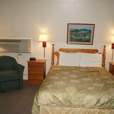 Country Squire Inn And Suites Coshocton Eksteriør bilde